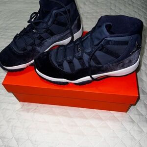 Nike Air Jordan 11 Retro Midnight Navy AR0715-441 Womens New